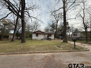 1108 W Noble Street, Troup, TX 75789