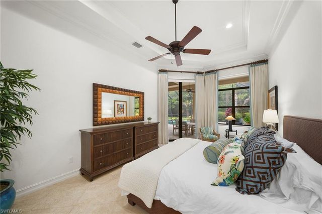 6477 Costa CIR, Naples, FL 34113