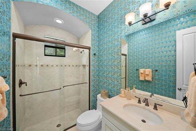 6477 Costa CIR, Naples, FL 34113
