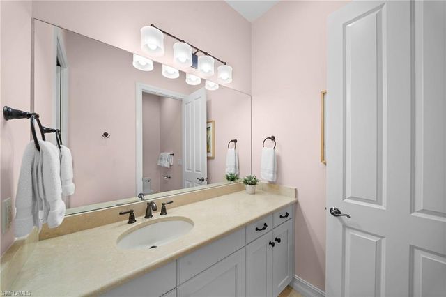 6477 Costa CIR, Naples, FL 34113