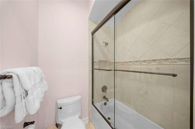 6477 Costa CIR, Naples, FL 34113
