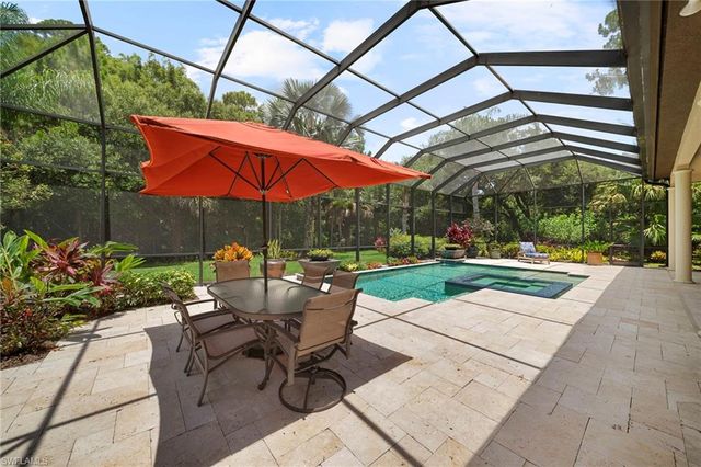 6477 Costa CIR, Naples, FL 34113