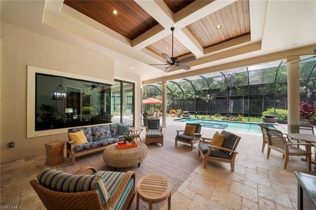6477 Costa CIR, Naples, FL 34113