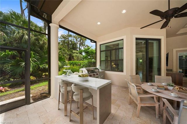 6477 Costa CIR, Naples, FL 34113