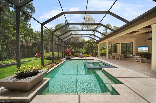 6477 Costa CIR, Naples, FL 34113