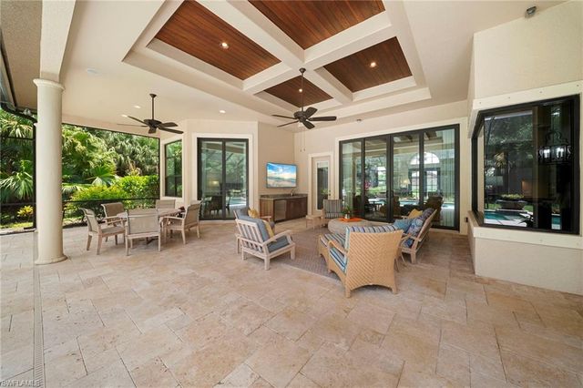 6477 Costa CIR, Naples, FL 34113