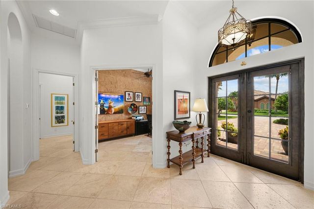 6477 Costa CIR, Naples, FL 34113