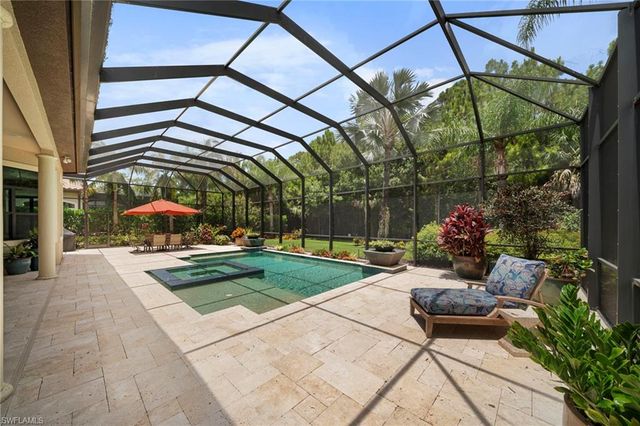 6477 Costa CIR, Naples, FL 34113