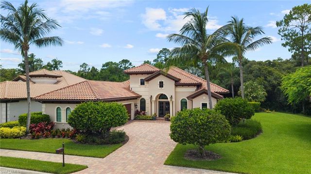 6477 Costa CIR, Naples, FL 34113