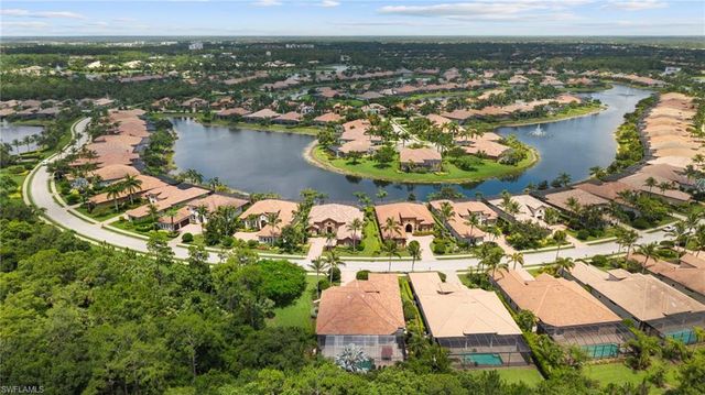 6477 Costa CIR, Naples, FL 34113