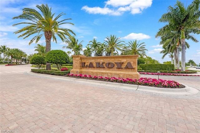 6477 Costa CIR, Naples, FL 34113