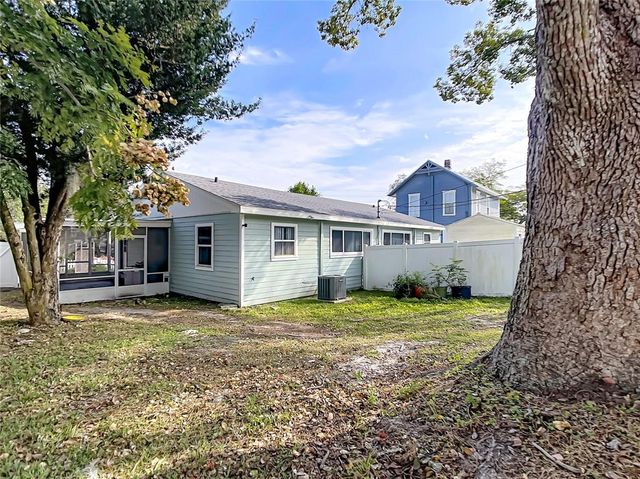 654 WARNER STREET, Groveland, FL 34736