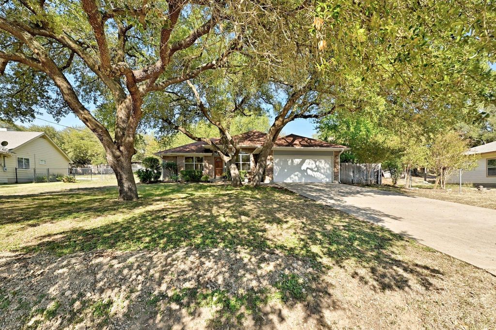 212 Cargill DR, Spicewood, TX 78669