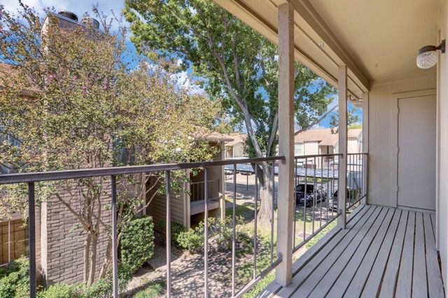 700 Thicket Lane 1004, Houston, TX 77079