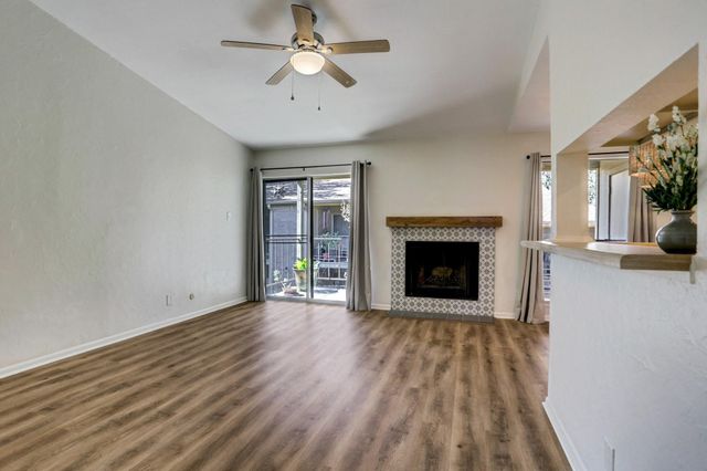 700 Thicket Lane 1004, Houston, TX 77079