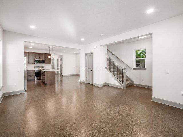 130 N Guilford Avenue, Columbus, OH 43222