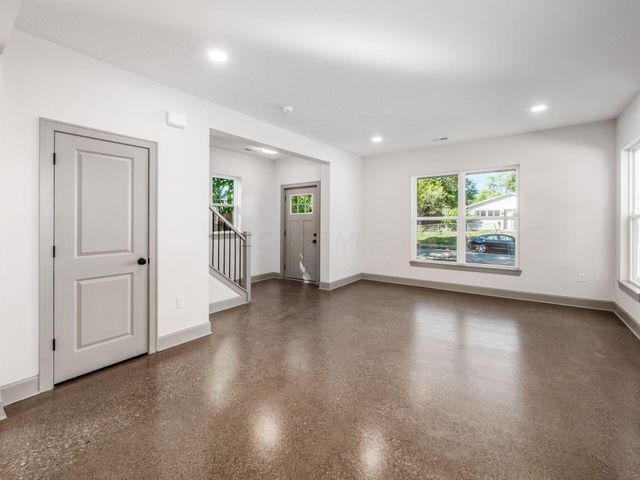 130 N Guilford Avenue, Columbus, OH 43222