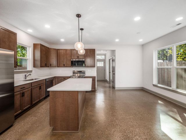 130 N Guilford Avenue, Columbus, OH 43222