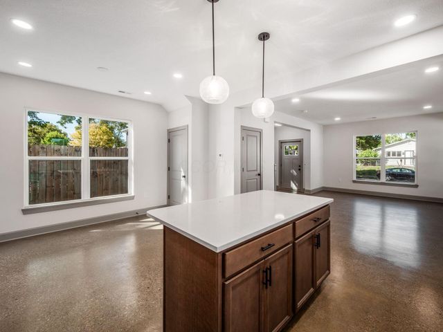 130 N Guilford Avenue, Columbus, OH 43222