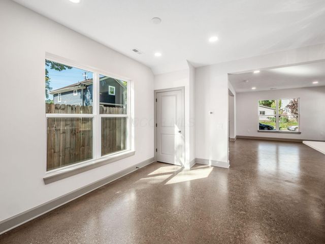 130 N Guilford Avenue, Columbus, OH 43222