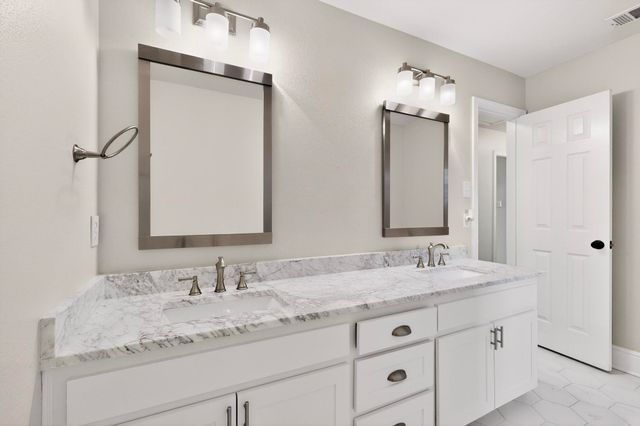 16036 University Drive, Forney, TX 75126