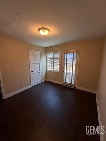 344 Oakdale Drive, Bakersfield, CA 93309