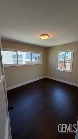 344 Oakdale Drive, Bakersfield, CA 93309
