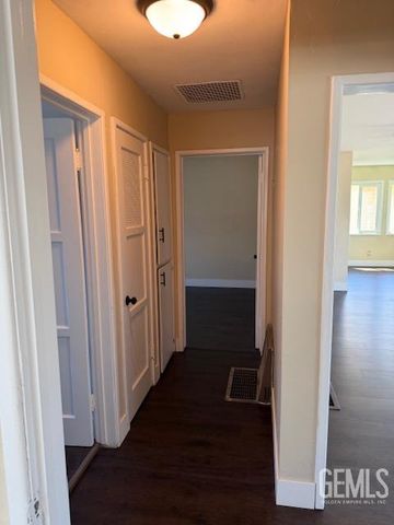344 Oakdale Drive, Bakersfield, CA 93309