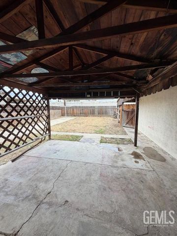 344 Oakdale Drive, Bakersfield, CA 93309