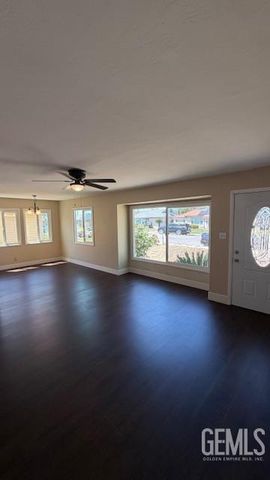 344 Oakdale Drive, Bakersfield, CA 93309