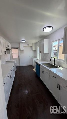 344 Oakdale Drive, Bakersfield, CA 93309