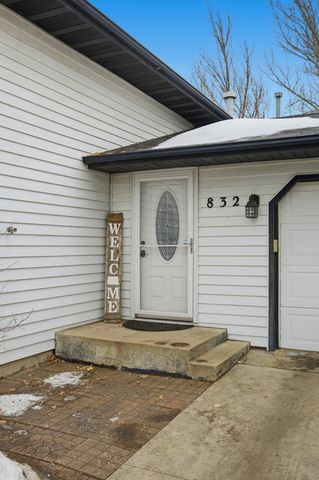 832 5th Avenue E, West Fargo, ND 58078