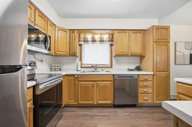 832 5th Avenue E, West Fargo, ND 58078