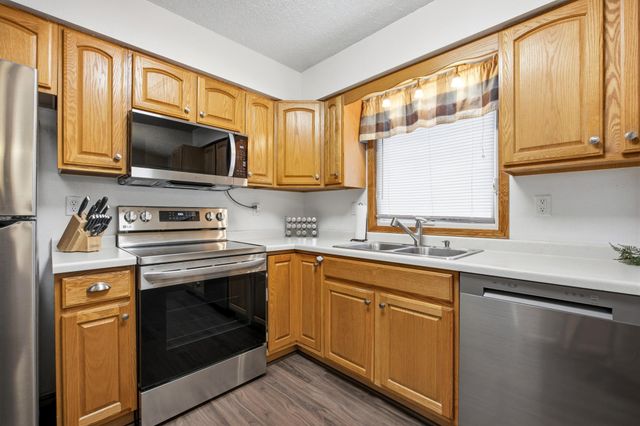 832 5th Avenue E, West Fargo, ND 58078