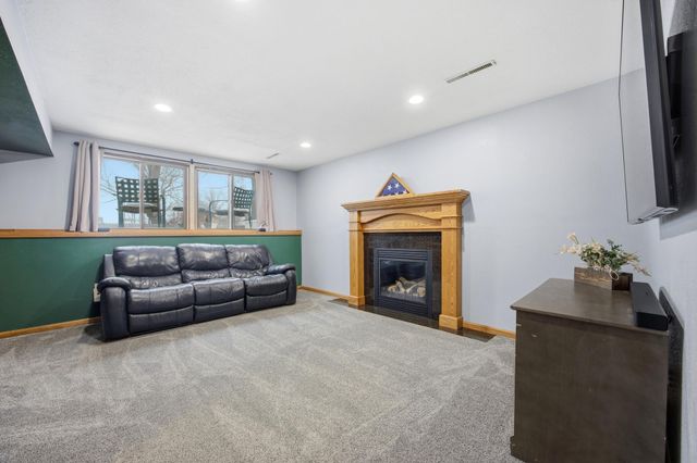 832 5th Avenue E, West Fargo, ND 58078