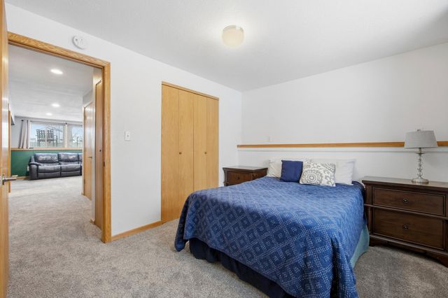 832 5th Avenue E, West Fargo, ND 58078