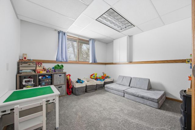 832 5th Avenue E, West Fargo, ND 58078