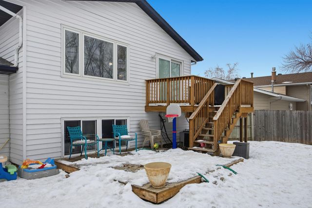 832 5th Avenue E, West Fargo, ND 58078