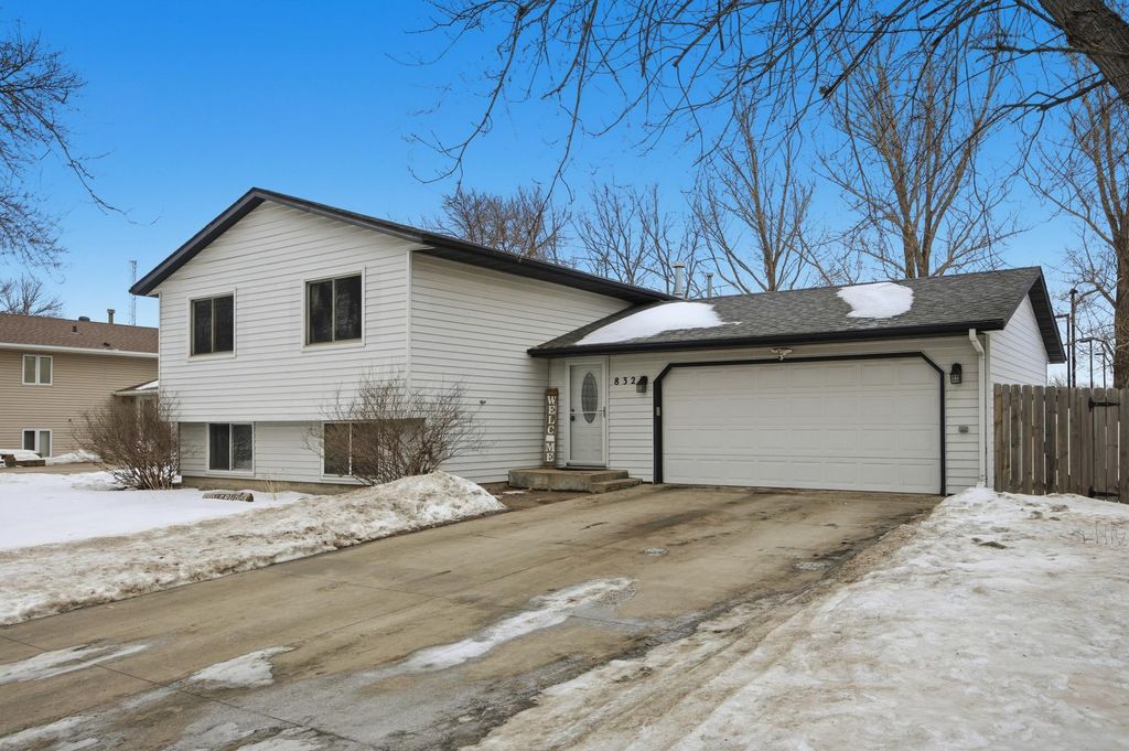832 5th Avenue E, West Fargo, ND 58078