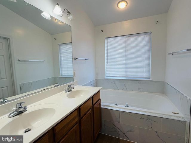 2503 WHEAT MEADOW CT, Herndon, VA 20171