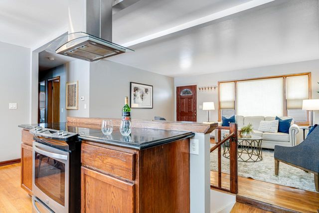 813 N Moreland BOULEVARD, Waukesha, WI 53188