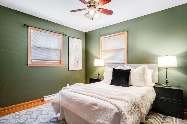 813 N Moreland BOULEVARD, Waukesha, WI 53188