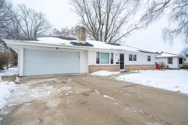 813 N Moreland BOULEVARD, Waukesha, WI 53188