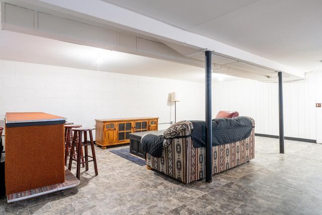 813 N Moreland BOULEVARD, Waukesha, WI 53188