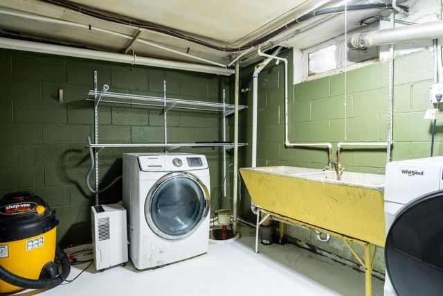 813 N Moreland BOULEVARD, Waukesha, WI 53188