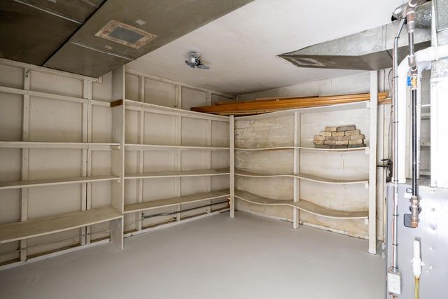 813 N Moreland BOULEVARD, Waukesha, WI 53188