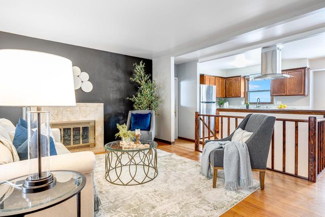 813 N Moreland BOULEVARD, Waukesha, WI 53188