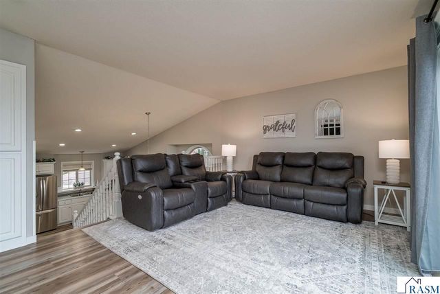 2224 Fairbanks Drive, North Mankato, MN 56003