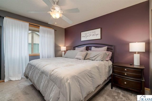 2224 Fairbanks Drive, North Mankato, MN 56003