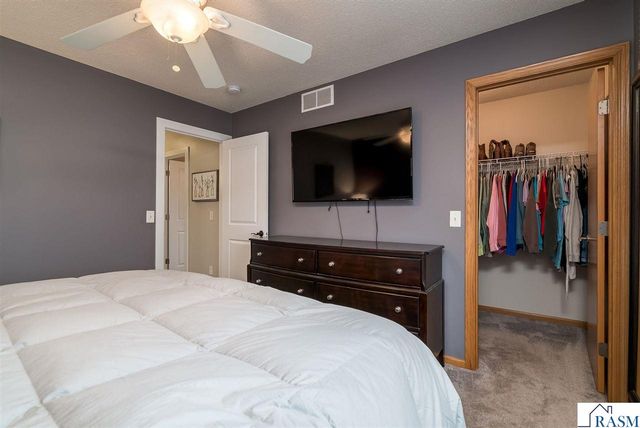 2224 Fairbanks Drive, North Mankato, MN 56003